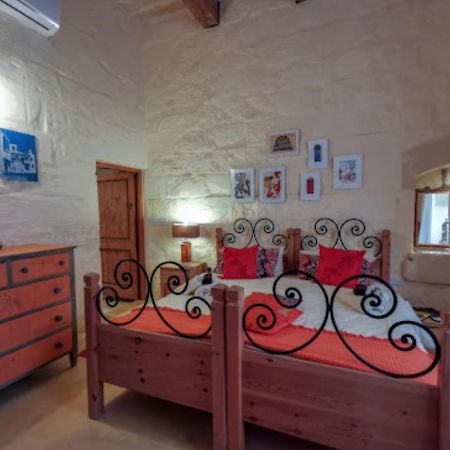 Peaceful Farmhouse Stay With Cozy Yard Għarb Zewnętrze zdjęcie