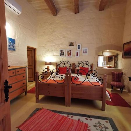 Peaceful Farmhouse Stay With Cozy Yard Għarb Zewnętrze zdjęcie