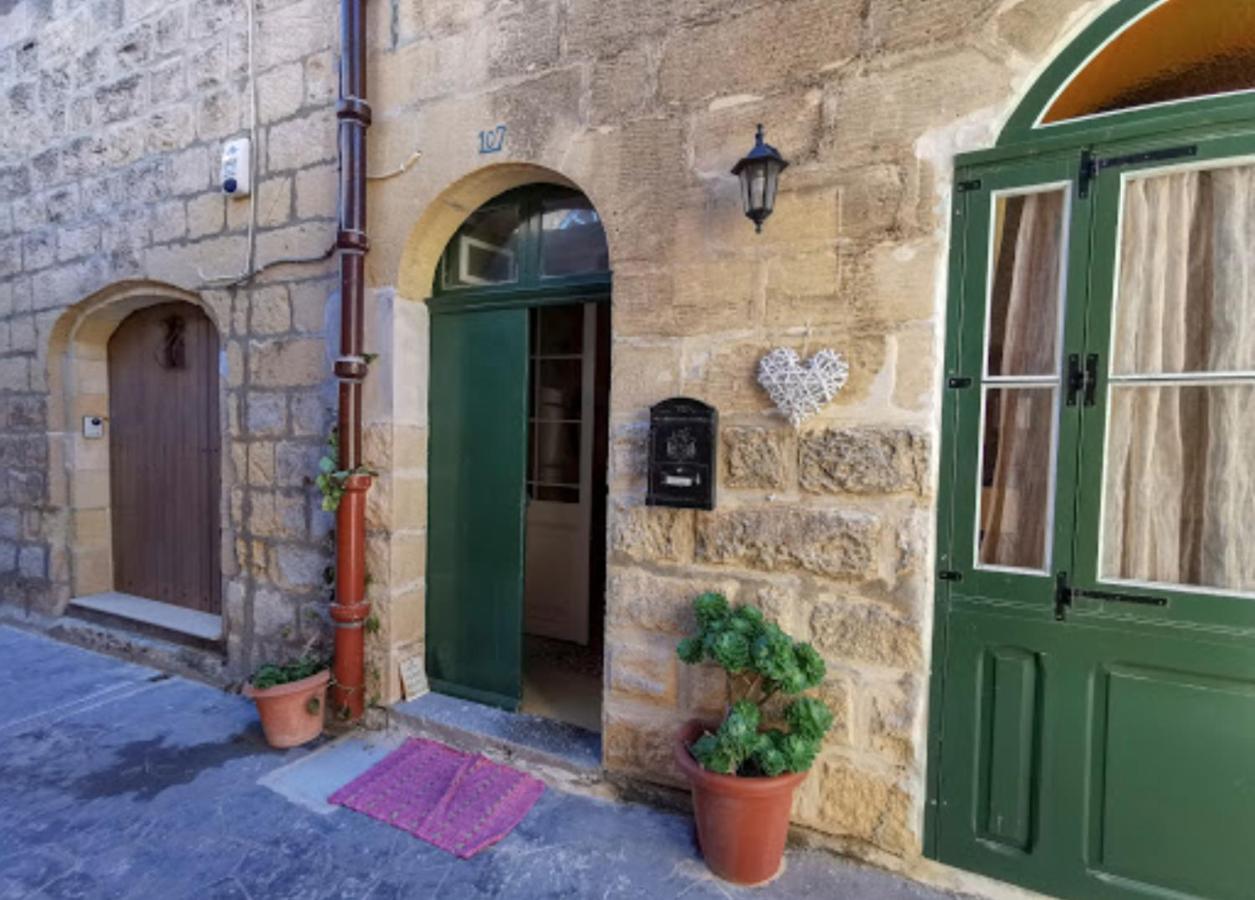 Peaceful Farmhouse Stay With Cozy Yard Għarb Zewnętrze zdjęcie