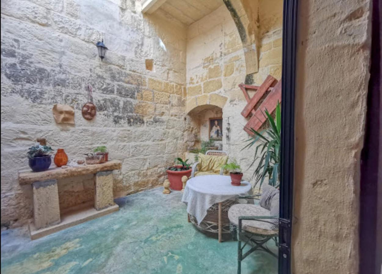 Peaceful Farmhouse Stay With Cozy Yard Għarb Zewnętrze zdjęcie